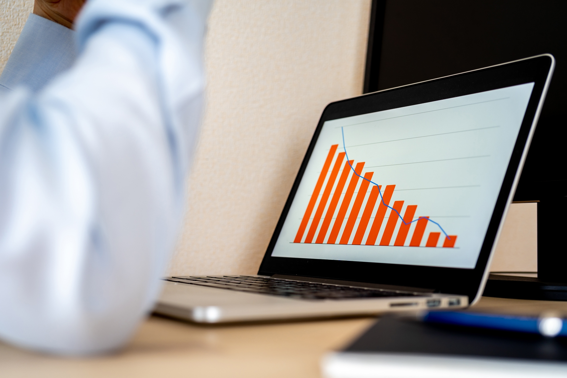 右肩下がりのグラフ