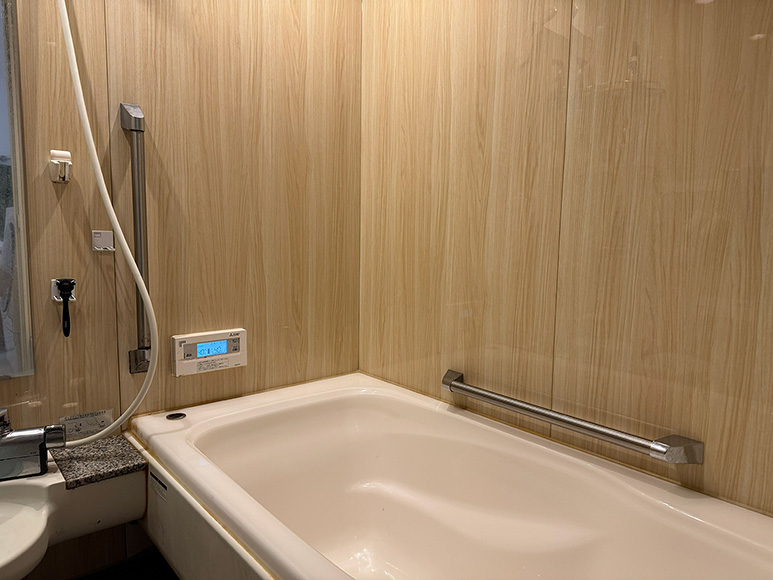 浴室内ステンレス製手すり