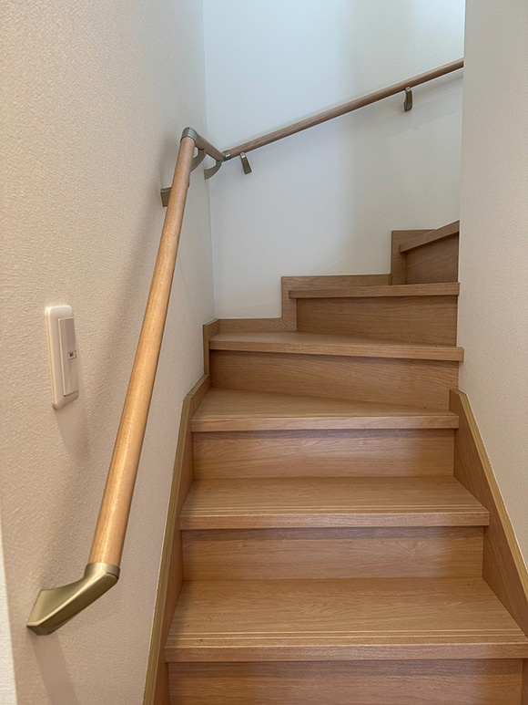 階段内連結式木製手すり