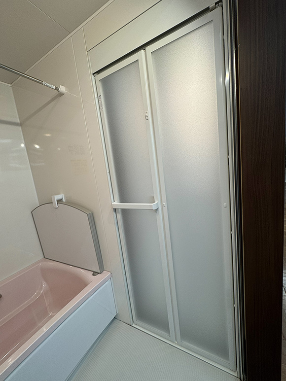 浴室扉の折れ戸交換