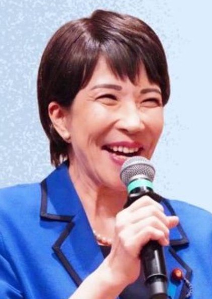 自民党の政治家 高市早苗氏の笑顔の写真です。
