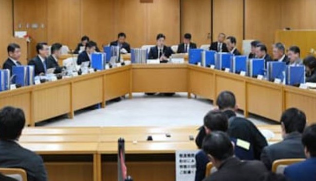 兵庫県斉藤知事問題で開かれた、百条委員会の写真です。