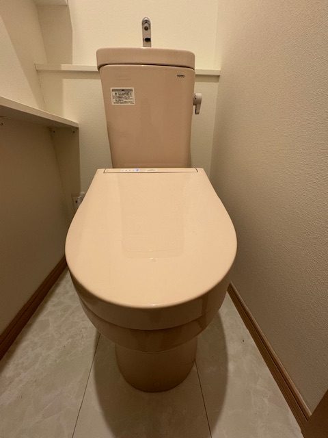 写真⑥手洗い付き洋式トイレ交換