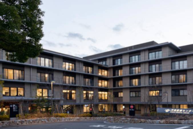 甲南医療センタービル外観写真です。