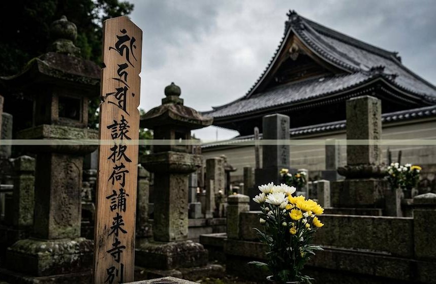 ビジネス化された宗教に対して、存在価値があるのか提言するイメージ画像です。