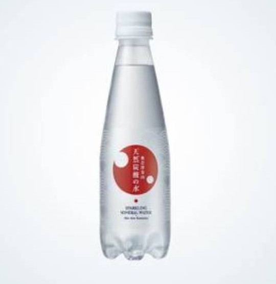 奥会津金山天然炭酸の水のボトルの画像です。
