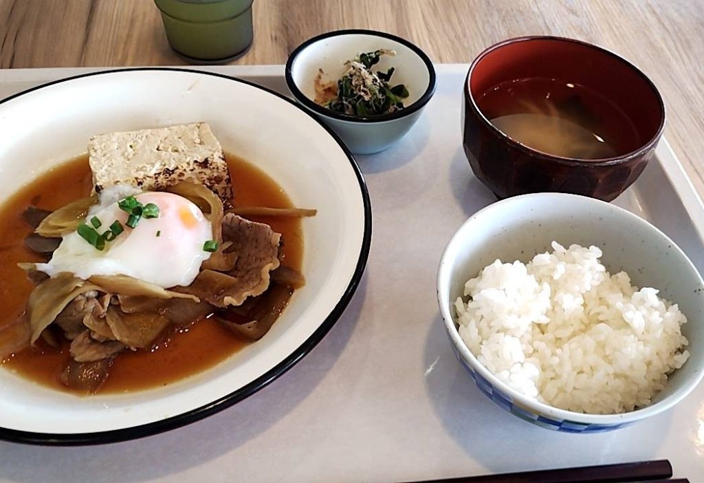 千葉県庁本庁舎20階スカイレストランの健康的なA定食680円の画像です。