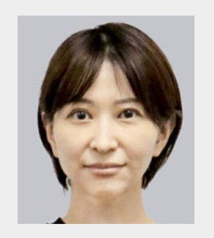 突然深夜のYouTubeで、政治家を辞める辞意表明をした佐藤さおり氏の画像です。